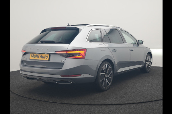Škoda Superb Combi 1.4 TSI iV Laurin & Klement PHEV 218pk Dealer O.H. | Trekhaak Af Fabriek | Panodak | Adaptive Cruise | 360 Camera | Canton Audio | Lederen Comfortstoelen Memory & Massage & Ventilatie | Sfeerverlichting | Stoelen & Stuur Verwarmd | BLIS | Keyless | Plug In Hybrid |