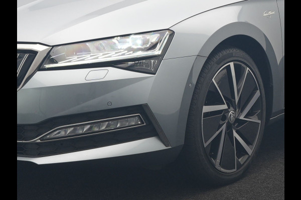 Škoda Superb Combi 1.4 TSI iV Laurin & Klement PHEV 218pk Dealer O.H. | Trekhaak Af Fabriek | Panodak | Adaptive Cruise | 360 Camera | Canton Audio | Lederen Comfortstoelen Memory & Massage & Ventilatie | Sfeerverlichting | Stoelen & Stuur Verwarmd | BLIS | Keyless | Plug In Hybrid |