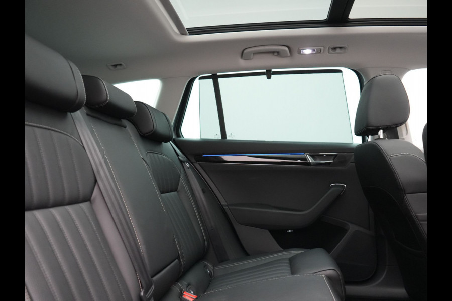 Škoda Superb Combi 1.4 TSI iV Laurin & Klement PHEV 218pk Dealer O.H. | Trekhaak Af Fabriek | Panodak | Adaptive Cruise | 360 Camera | Canton Audio | Lederen Comfortstoelen Memory & Massage & Ventilatie | Sfeerverlichting | Stoelen & Stuur Verwarmd | BLIS | Keyless | Plug In Hybrid |