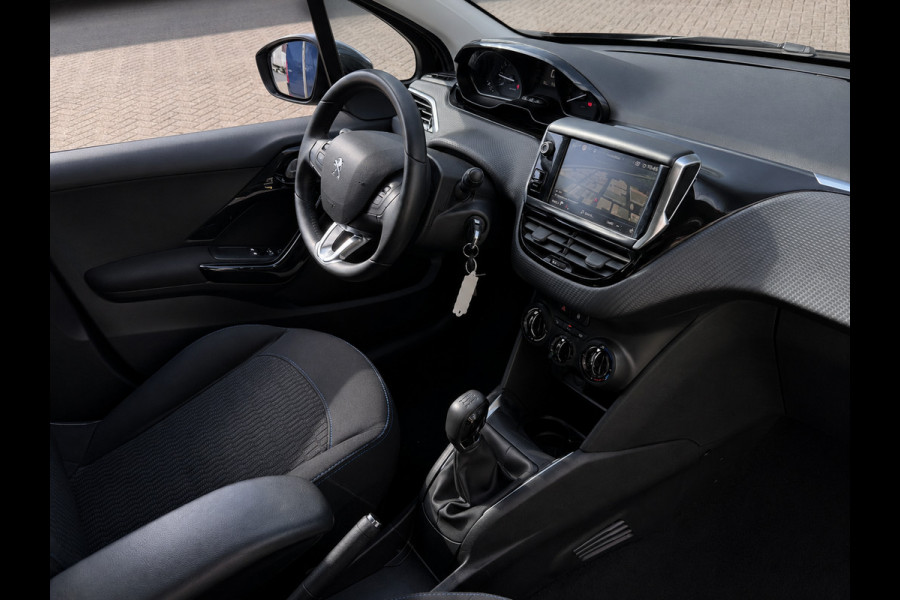 Peugeot 208 1.2 PureTech Signature - Navigatie I Airco I LED I PDC I Comfort pakket I Dealer onderhouden
