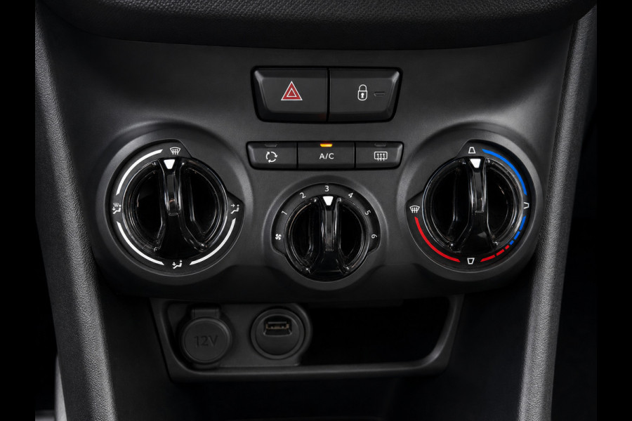 Peugeot 208 1.2 PureTech Signature - Navigatie I Airco I LED I PDC I Comfort pakket I Dealer onderhouden
