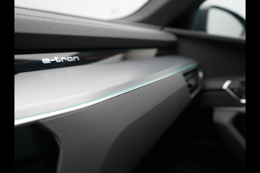 Audi Q8 Sportback e-tron 50 quattro S Line 95 kWh 340pk Dealer O.H. | Panodak | Luchtvering | 360 Camera | Matrix LED | Alcantara Sportstoelen Verwarmd | Keyless | Sfeerverlichting | Apple Carplay | Navigatie | DAB | 21"L.M |