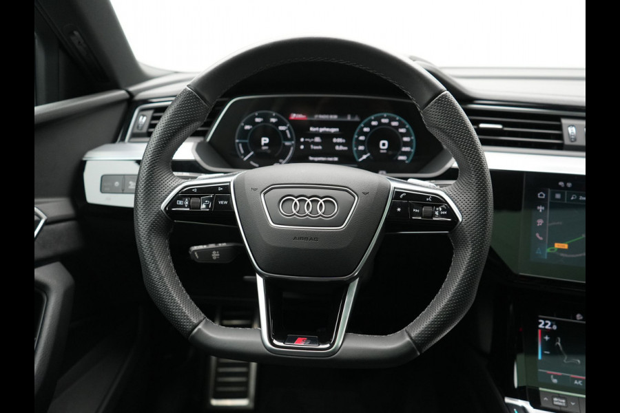 Audi Q8 Sportback e-tron 50 quattro S Line 95 kWh 340pk Dealer O.H. | Panodak | Luchtvering | 360 Camera | Matrix LED | Alcantara Sportstoelen Verwarmd | Keyless | Sfeerverlichting | Apple Carplay | Navigatie | DAB | 21"L.M |