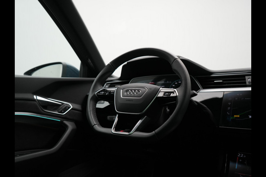 Audi Q8 Sportback e-tron 50 quattro S Line 95 kWh 340pk Dealer O.H. | Panodak | Luchtvering | 360 Camera | Matrix LED | Alcantara Sportstoelen Verwarmd | Keyless | Sfeerverlichting | Apple Carplay | Navigatie | DAB | 21"L.M |