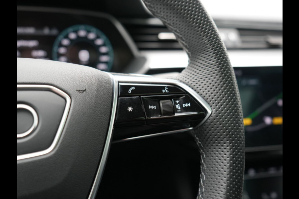 Audi Q8 Sportback e-tron 50 quattro S Line 95 kWh 340pk Dealer O.H. | Panodak | Luchtvering | 360 Camera | Matrix LED | Alcantara Sportstoelen Verwarmd | Keyless | Sfeerverlichting | Apple Carplay | Navigatie | DAB | 21"L.M |