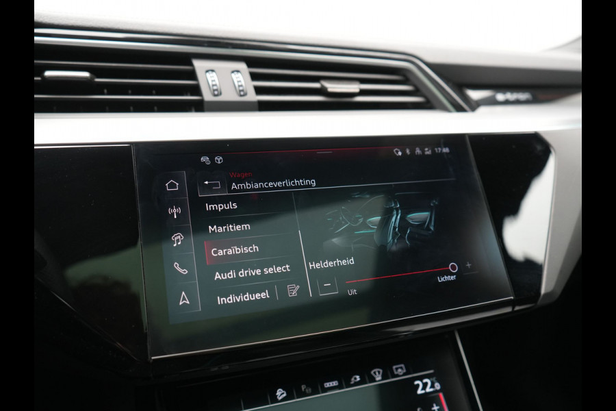 Audi Q8 Sportback e-tron 50 quattro S Line 95 kWh 340pk Dealer O.H. | Panodak | Luchtvering | 360 Camera | Matrix LED | Alcantara Sportstoelen Verwarmd | Keyless | Sfeerverlichting | Apple Carplay | Navigatie | DAB | 21"L.M |