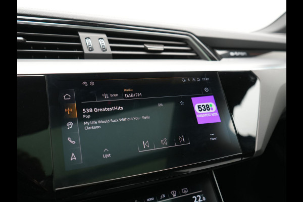 Audi Q8 Sportback e-tron 50 quattro S Line 95 kWh 340pk Dealer O.H. | Panodak | Luchtvering | 360 Camera | Matrix LED | Alcantara Sportstoelen Verwarmd | Keyless | Sfeerverlichting | Apple Carplay | Navigatie | DAB | 21"L.M |