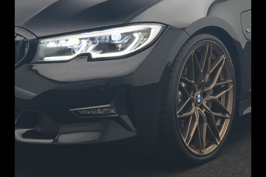 BMW 3 Serie Touring 330e Sportline PHEV 293pk Dealer O.H. | SOH 86,2% | Trekhaak Af Fabriek | Head Up | Adaptive Cruise | Laser LED | 360 Camera | Lederen Sportstoelen Memory & Verwarmd | Stuur Verwarmd | Keyless | BLIS | Sfeerverlichting | Apple Ca