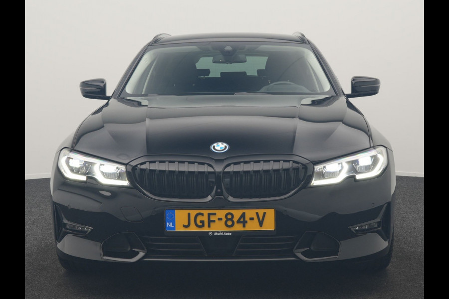 BMW 3 Serie Touring 330e Sportline PHEV 293pk Dealer O.H. | SOH 86,2% | Trekhaak Af Fabriek | Head Up | Adaptive Cruise | Laser LED | 360 Camera | Lederen Sportstoelen Memory & Verwarmd | Stuur Verwarmd | Keyless | BLIS | Sfeerverlichting | Apple Ca