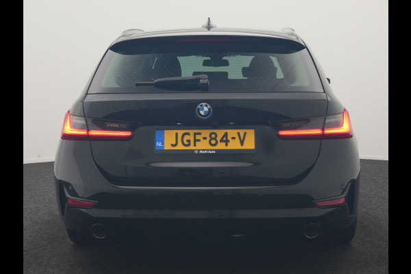 BMW 3 Serie Touring 330e Sportline PHEV 293pk Dealer O.H. | SOH 86,2% | Trekhaak Af Fabriek | Head Up | Adaptive Cruise | Laser LED | 360 Camera | Lederen Sportstoelen Memory & Verwarmd | Stuur Verwarmd | Keyless | BLIS | Sfeerverlichting | Apple Ca