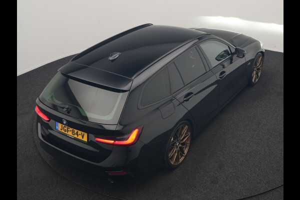 BMW 3 Serie Touring 330e Sportline PHEV 293pk Dealer O.H. | SOH 86,2% | Trekhaak Af Fabriek | Head Up | Adaptive Cruise | Laser LED | 360 Camera | Lederen Sportstoelen Memory & Verwarmd | Stuur Verwarmd | Keyless | BLIS | Sfeerverlichting | Apple Ca