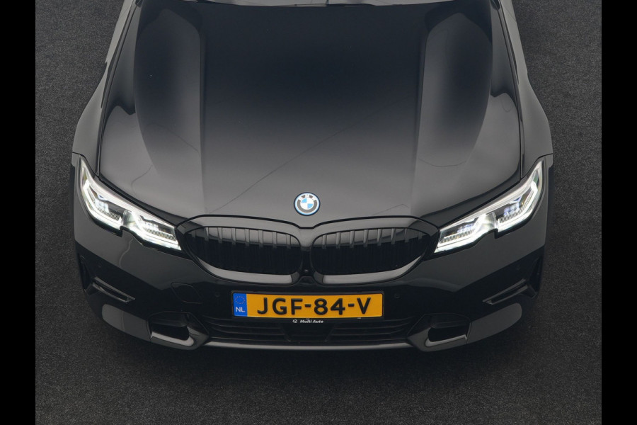 BMW 3 Serie Touring 330e Sportline PHEV 293pk Dealer O.H. | SOH 86,2% | Trekhaak Af Fabriek | Head Up | Adaptive Cruise | Laser LED | 360 Camera | Lederen Sportstoelen Memory & Verwarmd | Stuur Verwarmd | Keyless | BLIS | Sfeerverlichting | Apple Ca