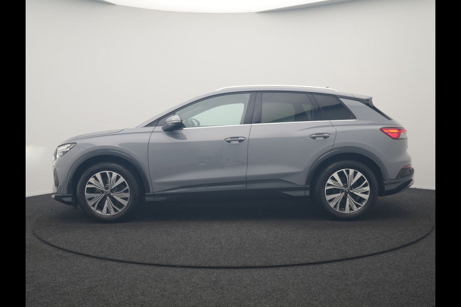 Audi Q4 e-tron 40 S Line 77 kWh 204pk Dealer O.H. | SOH 96,5 % | Trekhaak Af Fabriek | Adaptive Cruise | Head Up | Camera | Matrix LED | Sportstoelen Verwarmd | Sfeerverlichting | BLIS | Keyless | Apple Carplay | Navigatie | DAB | 19"L.M |
