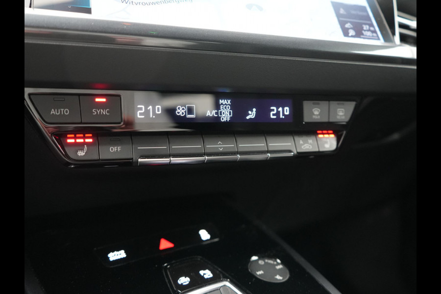 Audi Q4 e-tron 40 S Line 77 kWh 204pk Dealer O.H. | SOH 96,5 % | Trekhaak Af Fabriek | Adaptive Cruise | Head Up | Camera | Matrix LED | Sportstoelen Verwarmd | Sfeerverlichting | BLIS | Keyless | Apple Carplay | Navigatie | DAB | 19"L.M |