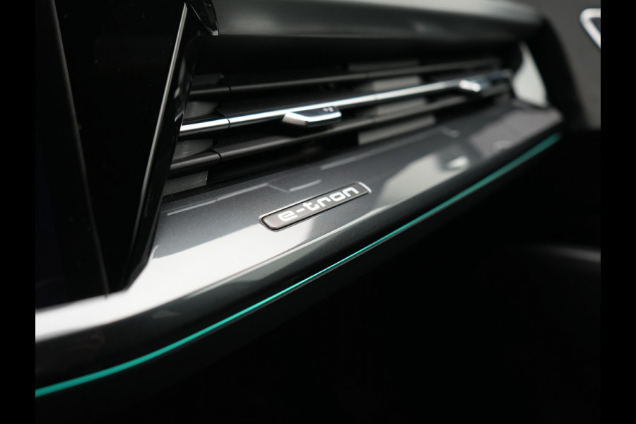 Audi Q4 e-tron 40 S Line 77 kWh 204pk Dealer O.H. | SOH 96,5 % | Trekhaak Af Fabriek | Adaptive Cruise | Head Up | Camera | Matrix LED | Sportstoelen Verwarmd | Sfeerverlichting | BLIS | Keyless | Apple Carplay | Navigatie | DAB | 19"L.M |
