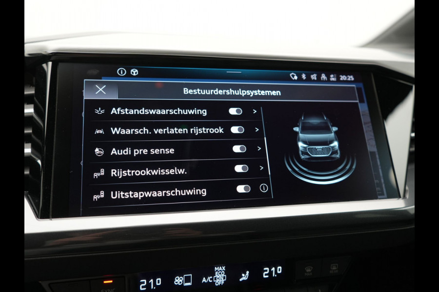 Audi Q4 e-tron 40 S Line 77 kWh 204pk Dealer O.H. | SOH 96,5 % | Trekhaak Af Fabriek | Adaptive Cruise | Head Up | Camera | Matrix LED | Sportstoelen Verwarmd | Sfeerverlichting | BLIS | Keyless | Apple Carplay | Navigatie | DAB | 19"L.M |