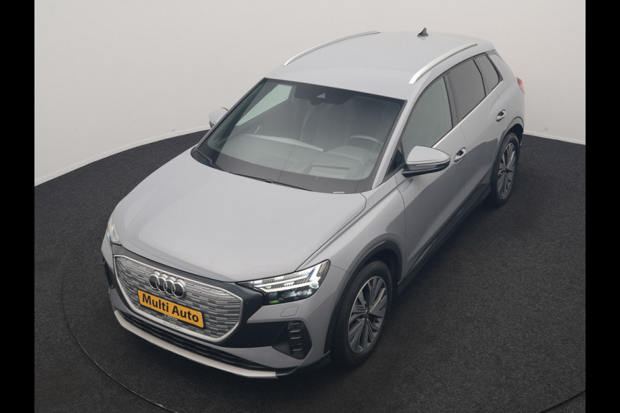 Audi Q4 e-tron 40 S Line 77 kWh 204pk Dealer O.H. | SOH 96,5 % | Trekhaak Af Fabriek | Adaptive Cruise | Head Up | Camera | Matrix LED | Sportstoelen Verwarmd | Sfeerverlichting | BLIS | Keyless | Apple Carplay | Navigatie | DAB | 19"L.M |