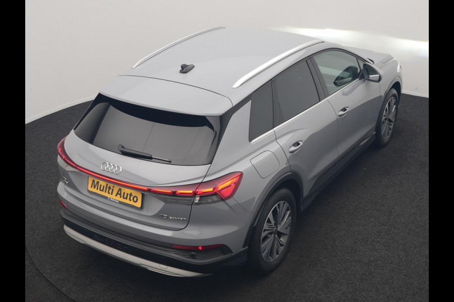 Audi Q4 e-tron 40 S Line 77 kWh 204pk Dealer O.H. | SOH 96,5 % | Trekhaak Af Fabriek | Adaptive Cruise | Head Up | Camera | Matrix LED | Sportstoelen Verwarmd | Sfeerverlichting | BLIS | Keyless | Apple Carplay | Navigatie | DAB | 19"L.M |