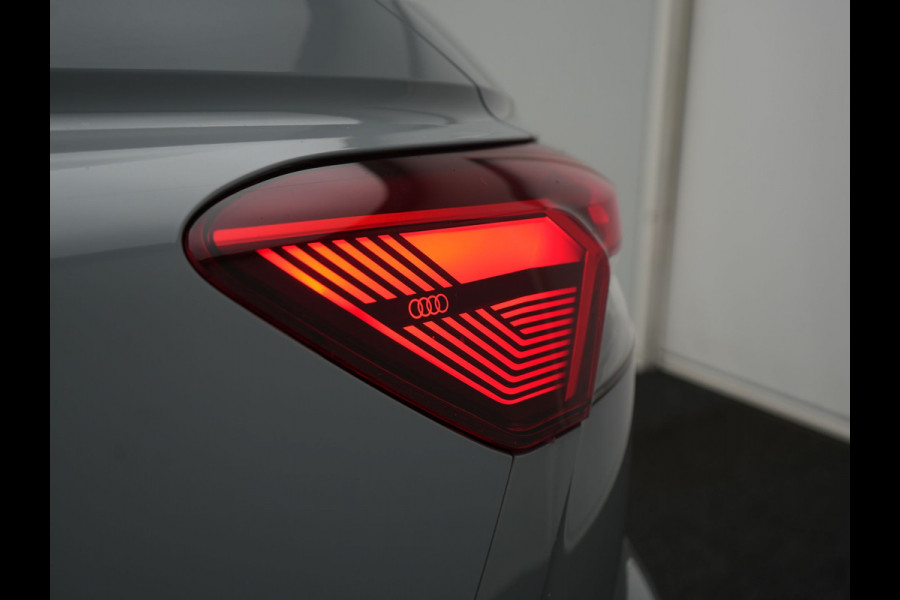 Audi Q4 e-tron 40 S Line 77 kWh 204pk Dealer O.H. | SOH 96,5 % | Trekhaak Af Fabriek | Adaptive Cruise | Head Up | Camera | Matrix LED | Sportstoelen Verwarmd | Sfeerverlichting | BLIS | Keyless | Apple Carplay | Navigatie | DAB | 19"L.M |