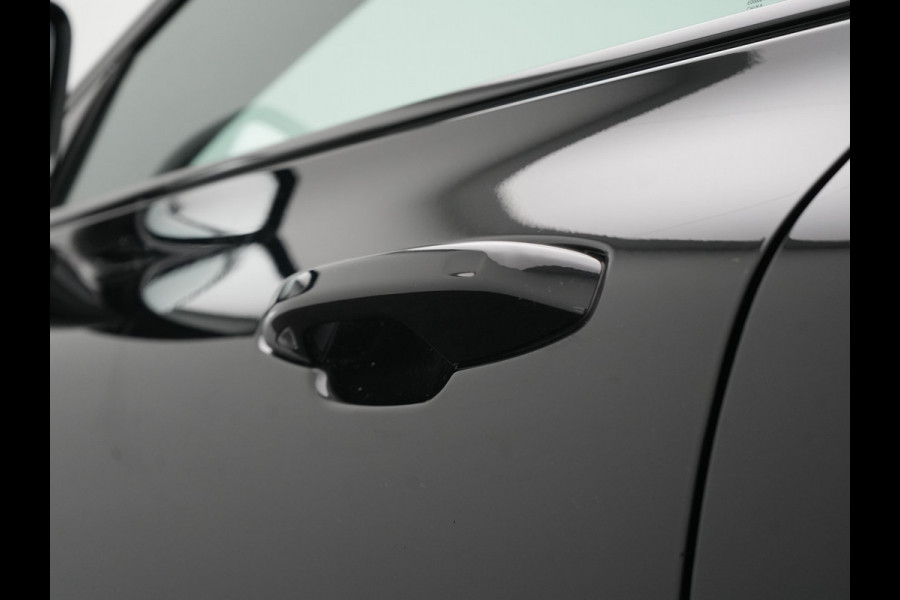 Volvo V60 T6 Recharge AWD R-Design PHEV 340pk Dealer O.H. | SOH 82,8% | Camera | Harman / Kardon | Lederen Sportstoelen Memory & Verwarmd | Stuur Verwarmd | Keyless | BLIS | Cruise Control | Apple Carplay | Navigatie | DAB | 20"L.M | Plug In Hybrid