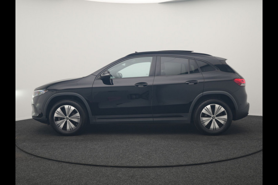 Mercedes-Benz EQA 250 Progressive 67 kWh 190pk Dealer O.H. | SOH 95,9% | Panodak | Adaptive Cruise | Camera | Sfeerverlichting | Sportstoelen Verwarmd | BLIS | Widescreen Navi | Apple Carplay | DAB |