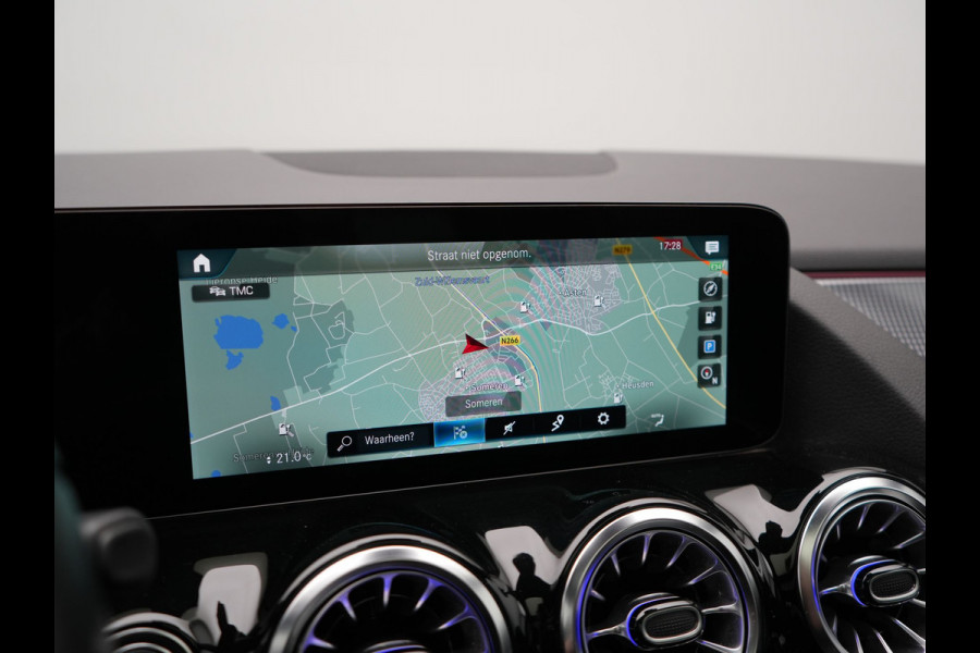 Mercedes-Benz EQA 250 Progressive 67 kWh 190pk Dealer O.H. | SOH 95,9% | Panodak | Adaptive Cruise | Camera | Sfeerverlichting | Sportstoelen Verwarmd | BLIS | Widescreen Navi | Apple Carplay | DAB |