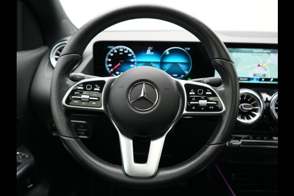 Mercedes-Benz EQA 250 Progressive 67 kWh 190pk Dealer O.H. | SOH 95,9% | Panodak | Adaptive Cruise | Camera | Sfeerverlichting | Sportstoelen Verwarmd | BLIS | Widescreen Navi | Apple Carplay | DAB |