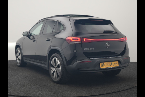 Mercedes-Benz EQA 250 Progressive 67 kWh 190pk Dealer O.H. | SOH 95,9% | Panodak | Adaptive Cruise | Camera | Sfeerverlichting | Sportstoelen Verwarmd | BLIS | Widescreen Navi | Apple Carplay | DAB |