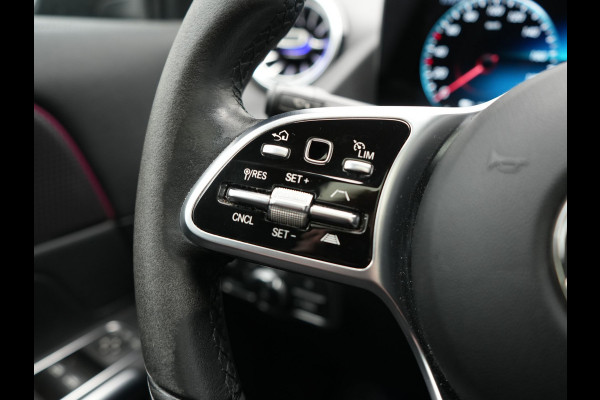 Mercedes-Benz EQA 250 Progressive 67 kWh 190pk Dealer O.H. | SOH 95,9% | Panodak | Adaptive Cruise | Camera | Sfeerverlichting | Sportstoelen Verwarmd | BLIS | Widescreen Navi | Apple Carplay | DAB |
