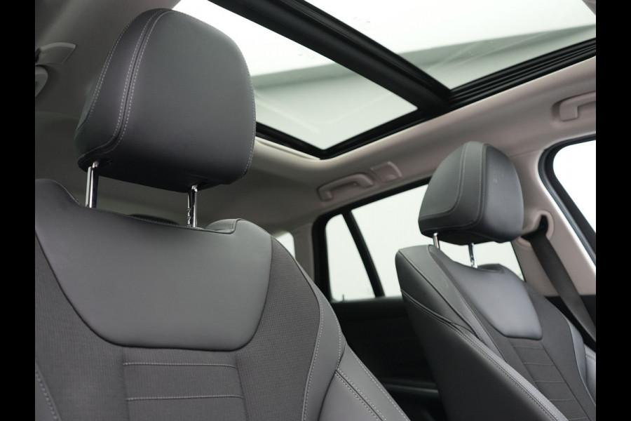 BMW 3 Serie Touring 320e Sportline PHEV Dealer O.H. | SOH 95,4% | Panodak | Adaptive Cruise | Camera | Sfeerverlichting | Sportstoelen Verwarmd | BLIS | Apple Carplay | Navigatie | DAB | Plug In Hybrid |
