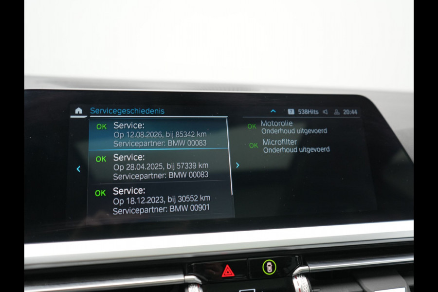 BMW 3 Serie Touring 320e Sportline PHEV Dealer O.H. | SOH 95,4% | Panodak | Adaptive Cruise | Camera | Sfeerverlichting | Sportstoelen Verwarmd | BLIS | Apple Carplay | Navigatie | DAB | Plug In Hybrid |