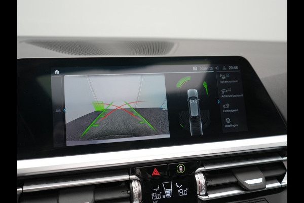 BMW 3 Serie Touring 320e Sportline PHEV Dealer O.H. | SOH 95,4% | Panodak | Adaptive Cruise | Camera | Sfeerverlichting | Sportstoelen Verwarmd | BLIS | Apple Carplay | Navigatie | DAB | Plug In Hybrid |