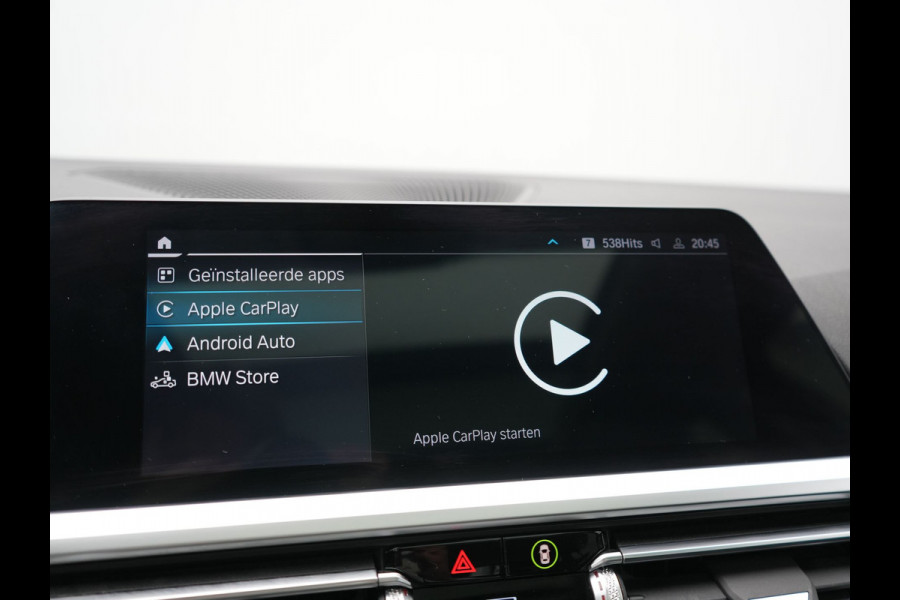 BMW 3 Serie Touring 320e Sportline PHEV Dealer O.H. | SOH 95,4% | Panodak | Adaptive Cruise | Camera | Sfeerverlichting | Sportstoelen Verwarmd | BLIS | Apple Carplay | Navigatie | DAB | Plug In Hybrid |