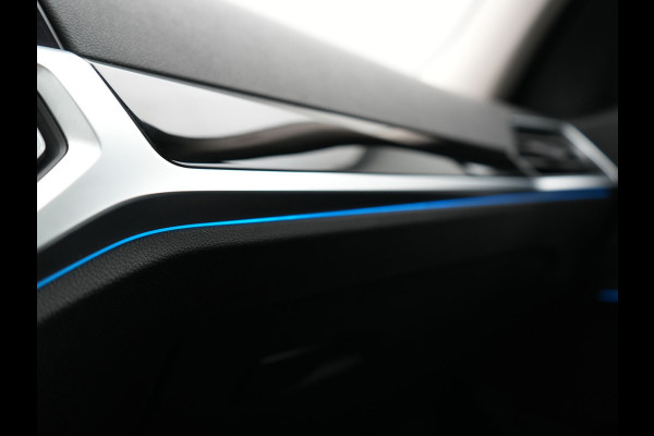 BMW 3 Serie Touring 320e Sportline PHEV Dealer O.H. | SOH 95,4% | Panodak | Adaptive Cruise | Camera | Sfeerverlichting | Sportstoelen Verwarmd | BLIS | Apple Carplay | Navigatie | DAB | Plug In Hybrid |