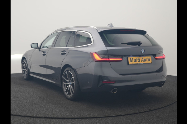 BMW 3 Serie Touring 320e Sportline PHEV Dealer O.H. | SOH 95,4% | Panodak | Adaptive Cruise | Camera | Sfeerverlichting | Sportstoelen Verwarmd | BLIS | Apple Carplay | Navigatie | DAB | Plug In Hybrid |
