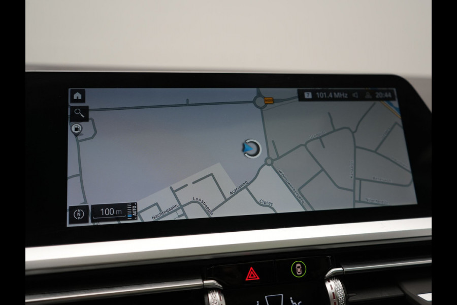 BMW 3 Serie Touring 320e Sportline PHEV Dealer O.H. | SOH 95,4% | Panodak | Adaptive Cruise | Camera | Sfeerverlichting | Sportstoelen Verwarmd | BLIS | Apple Carplay | Navigatie | DAB | Plug In Hybrid |