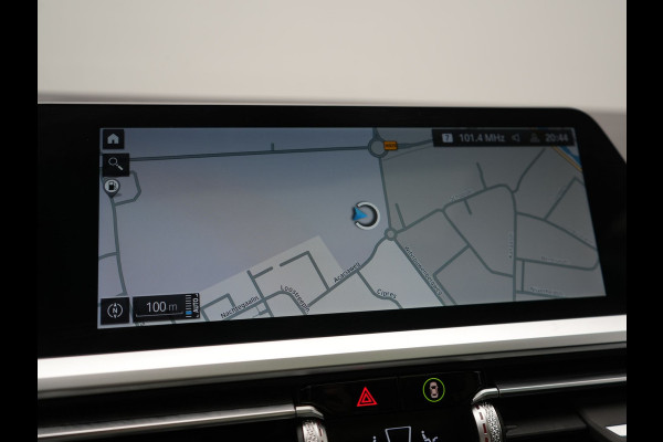 BMW 3 Serie Touring 320e Sportline PHEV Dealer O.H. | SOH 95,4% | Panodak | Adaptive Cruise | Camera | Sfeerverlichting | Sportstoelen Verwarmd | BLIS | Apple Carplay | Navigatie | DAB | Plug In Hybrid |