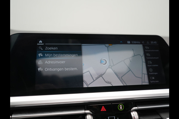 BMW 3 Serie Touring 320e Sportline PHEV Dealer O.H. | SOH 95,4% | Panodak | Adaptive Cruise | Camera | Sfeerverlichting | Sportstoelen Verwarmd | BLIS | Apple Carplay | Navigatie | DAB | Plug In Hybrid |