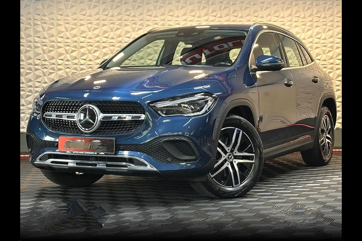 Mercedes-Benz GLA 250e ** HIGH LED, HALF-LEDER, MBUX+, TREKH, DISTR, 18-inch LMV ** UNFALLFREI - VOL. MB ONDERH ** ** INFORMEER OOK NAAR ONZE AANTREKKELIJKE FINANCIAL-LEASE TARIEVEN **