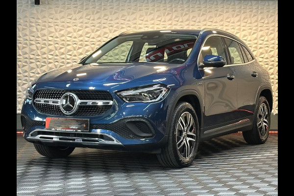 Mercedes-Benz GLA 250e ** HIGH LED, HALF-LEDER, MBUX+, TREKH, DISTR, 18-inch LMV ** UNFALLFREI - VOL. MB ONDERH ** ** INFORMEER OOK NAAR ONZE AANTREKKELIJKE FINANCIAL-LEASE TARIEVEN **