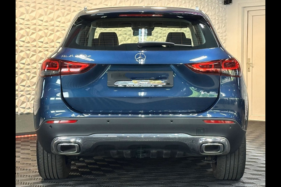 Mercedes-Benz GLA 250e ** HIGH LED, HALF-LEDER, MBUX+, TREKH, DISTR, 18-inch LMV ** UNFALLFREI - VOL. MB ONDERH ** ** INFORMEER OOK NAAR ONZE AANTREKKELIJKE FINANCIAL-LEASE TARIEVEN **