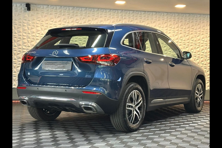 Mercedes-Benz GLA 250e ** HIGH LED, HALF-LEDER, MBUX+, TREKH, DISTR, 18-inch LMV ** UNFALLFREI - VOL. MB ONDERH ** ** INFORMEER OOK NAAR ONZE AANTREKKELIJKE FINANCIAL-LEASE TARIEVEN **