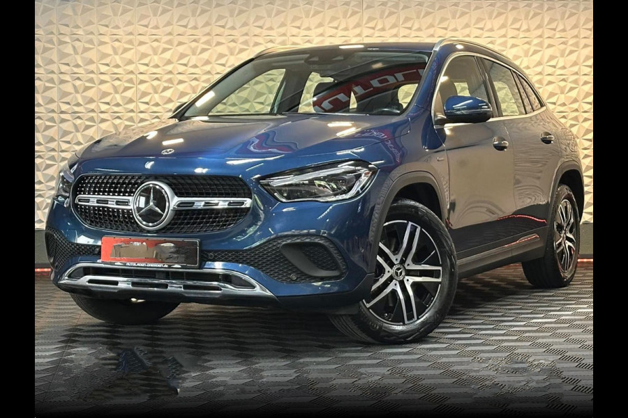 Mercedes-Benz GLA 250e ** HIGH LED, HALF-LEDER, MBUX+, TREKH, DISTR, 18-inch LMV ** UNFALLFREI - VOL. MB ONDERH ** ** INFORMEER OOK NAAR ONZE AANTREKKELIJKE FINANCIAL-LEASE TARIEVEN **