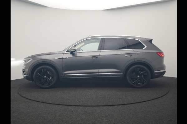 Volkswagen Touareg 3.0 TSi eHybrid 4MOTION PHEV 381pk Dealer O.H. | SOH 91,3% | Trekhaak Af Fabriek | Luchtvering | Panodak | Adaptive Cruise | Dynaudio | 360 Camera | Head Up | Lederen Comfortstoelen Memory & Verwarmd | Sfeerverlichting | Stuur Verwarmd |  Keyless | Apple Carplay | 20"L.M | Plug In Hybrid |