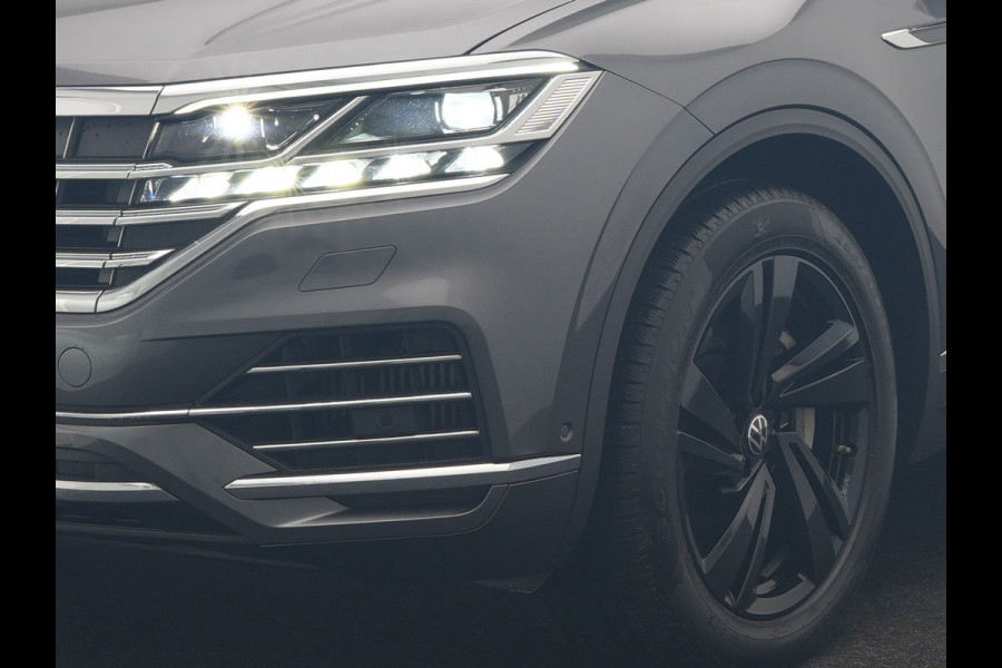 Volkswagen Touareg 3.0 TSi eHybrid 4MOTION PHEV 381pk Dealer O.H. | SOH 91,3% | Trekhaak Af Fabriek | Luchtvering | Panodak | Adaptive Cruise | Dynaudio | 360 Camera | Head Up | Lederen Comfortstoelen Memory & Verwarmd | Sfeerverlichting | Stuur Verwarmd |  Keyless | Apple Carplay | 20"L.M | Plug In Hybrid |