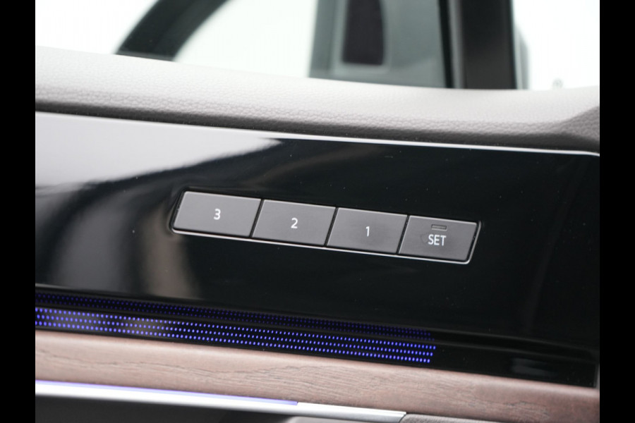 Volkswagen Touareg 3.0 TSi eHybrid 4MOTION PHEV 381pk Dealer O.H. | SOH 91,3% | Trekhaak Af Fabriek | Luchtvering | Panodak | Adaptive Cruise | Dynaudio | 360 Camera | Head Up | Lederen Comfortstoelen Memory & Verwarmd | Sfeerverlichting | Stuur Verwarmd |  Keyless | Apple Carplay | 20"L.M | Plug In Hybrid |