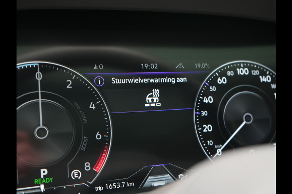 Volkswagen Touareg 3.0 TSi eHybrid 4MOTION PHEV 381pk Dealer O.H. | SOH 91,3% | Trekhaak Af Fabriek | Luchtvering | Panodak | Adaptive Cruise | Dynaudio | 360 Camera | Head Up | Lederen Comfortstoelen Memory & Verwarmd | Sfeerverlichting | Stuur Verwarmd |  Keyless | Apple Carplay | 20"L.M | Plug In Hybrid |