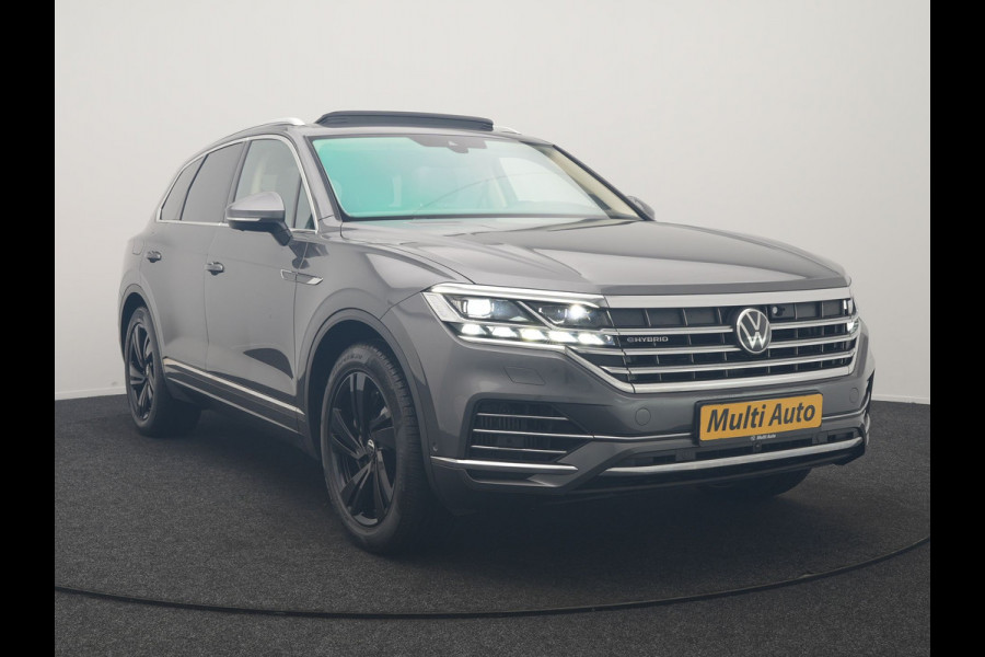 Volkswagen Touareg 3.0 TSi eHybrid 4MOTION PHEV 381pk Dealer O.H. | SOH 91,3% | Trekhaak Af Fabriek | Luchtvering | Panodak | Adaptive Cruise | Dynaudio | 360 Camera | Head Up | Lederen Comfortstoelen Memory & Verwarmd | Sfeerverlichting | Stuur Verwarmd |  Keyless | Apple Carplay | 20"L.M | Plug In Hybrid |