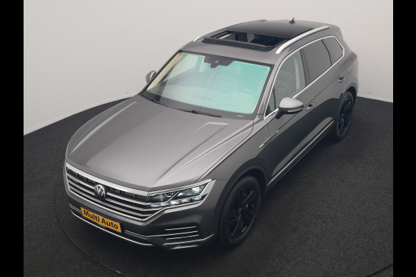 Volkswagen Touareg 3.0 TSi eHybrid 4MOTION PHEV 381pk Dealer O.H. | SOH 91,3% | Trekhaak Af Fabriek | Luchtvering | Panodak | Adaptive Cruise | Dynaudio | 360 Camera | Head Up | Lederen Comfortstoelen Memory & Verwarmd | Sfeerverlichting | Stuur Verwarmd |  Keyless | Apple Carplay | 20"L.M | Plug In Hybrid |