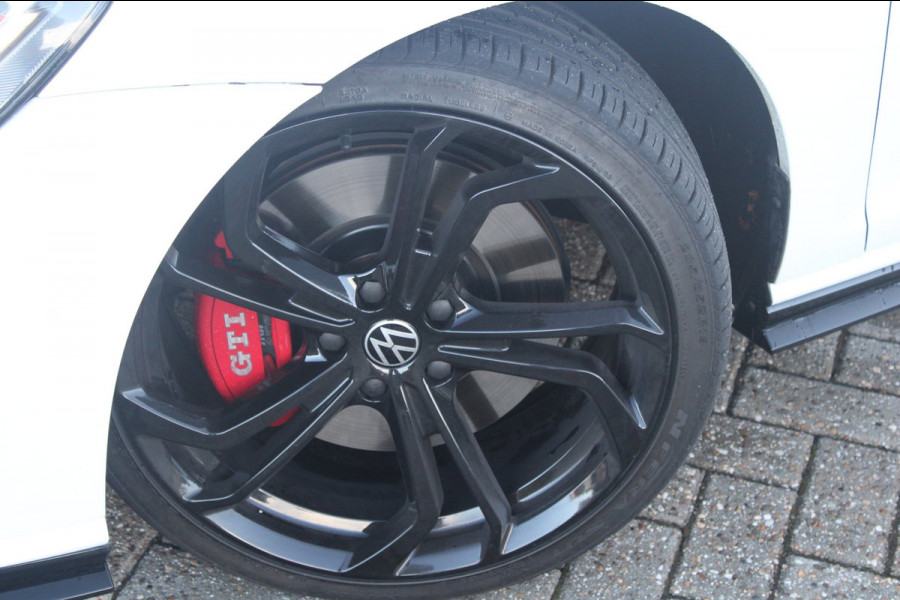 Volkswagen Golf 2.0 TSI GTI TCR | Dynaudio | DCC | ACC| Camera | 1e Lak
